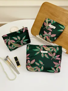 Ins Floral Embroidered Cosmetic Bag Portable Travel Toiletry Bag Multi-Function Storage Pouch Makeup Organizer Bag