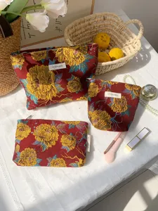 Vintage floral makeup pouch set, large capacity cosmetic travel storage bag and toiletry case.