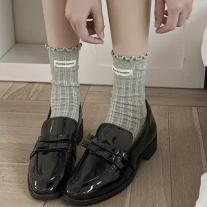 Koreanische gerüschte gerippte Damensocken in Wadenlänge, süße Baumwoll-Freizeitsocken.