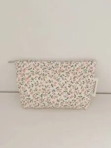 Vintage floral cotton cosmetic bag, large capacity portable makeup pouch for daily travel use.