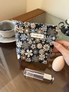 Floral Jacquard Cosmetic Bag Portable Makeup Pouch Cute Toiletry Storage Bag Travel Case