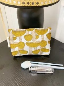 Linen plant embroidered makeup bag, portable canvas storage pouch for cosmetics and daily toiletries.