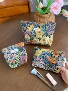 Tapestry floral cosmetic bag set, large capacity portable makeup organizer pouch hand bag.