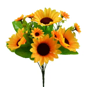Bouquet de tournesols artificiels pour decoration interieure, fleurs en soie jaune vif.