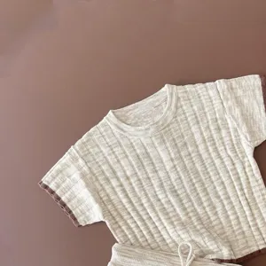 Ensemble de tricot bebe printemps ete haut a manches courtes et short bordure contrastee vetement doux