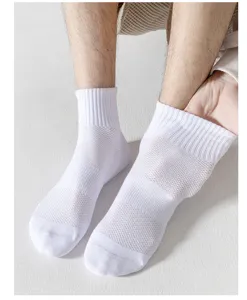 Men white mid tube sports socks detail closeup breathable mesh athletic training casual cotton