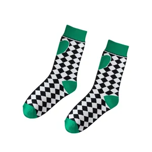 Chaussettes mi-hautes femme à carreaux et cœur vert style coréen mode tendance chic