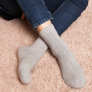 Herren Thermowolle Crew Socken für Herbst und Winter, dicke einfarbige weiche warme Strickstrümpfe.