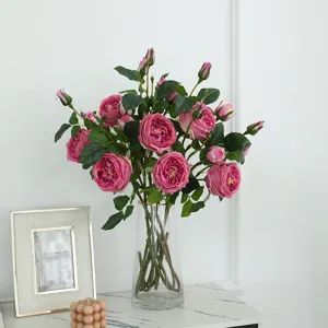 Bouquet di rose artificiali Austin fiori finti per decorazione soggiorno nordico.