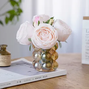 Künstlicher Rosenstrauch für Heimdekoration und Hochzeitsfotografie Requisiten, elegante Blumen.