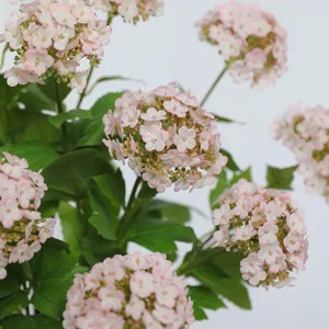 Kunstmatige roze hortensia bloemen voor huisdecoratie en bruiloft bloemistenstukken.