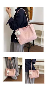 Borsa shopper rosa con stampa stelle dettaglio, elegante borsa a spalla con tracolla intrecciata.