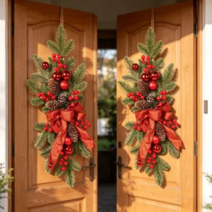 Corona di Natale Ghirlanda di Aghi di Pino Decorazione Sospesa per Porta d'Ingresso Con Pigne Bacche E Fiocco Per Decorazioni Natalizie della Casa