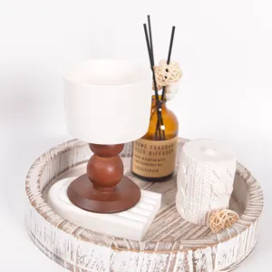 Coppa alta in ceramica retro con base in legno, ideale come portacandela o piccolo vaso.