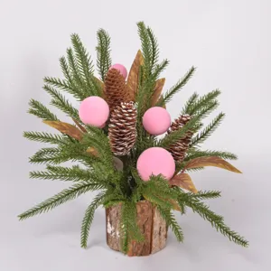 Künstliche Norfolk-Tannennadel-Bonsai mit Zapfen und rosa Beeren für die Weihnachtsdeko.