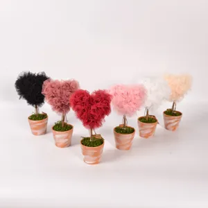 Heart-shaped tulle potted tree ornament, desktop decoration for Valentine's Day wedding party.
