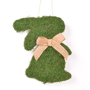 Conejo de pascua de musgo decoración colgante con lazo de yute para puerta detalle.