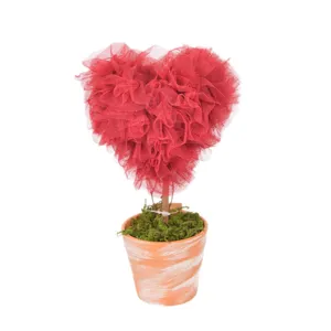 Heart-shaped red mesh topiary tree potted plant for Valentine wedding home decor gifts.