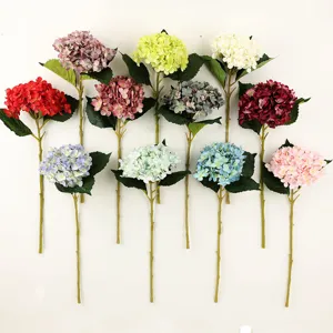 Steli di fiori di seta di ortensia artificiale colorata per decorazione matrimonio.