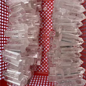 Pointe de cristal de quartz blanc naturel, colonne hexagonale pour vente en gros et décoration.