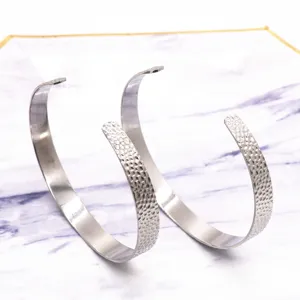 Minimalist Stainless Steel Open C-Type Cuff Bracelet Matte Hammered Texture Adjustable Couple Bangle Fashion Jewelry Gift