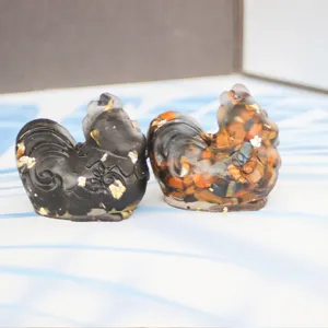 Cute cartoon resin hen figurine ornament for home decor and desktop decoration gift