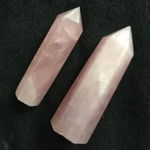 Pietra di guarigione in cristallo di quarzo rosa natural lucida bacchetta di quarzo