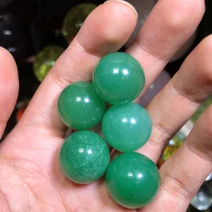 Sfera di cristallo di avventurina verde naturale per decorazione domestica e guarigione.