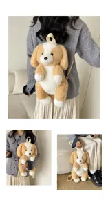 Vue détaillée du sac à dos chien en peluche, design chiot mignon texture douce et duveteuse.