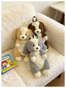 Adorable sac à dos chien en peluche cartoon pour enfants, cartable animal douillet et coloré.