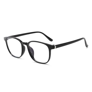 Lunettes anti lumière bleue monture noire classique pour homme et femme style quotidien.