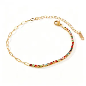 Bracciale in acciaio inossidabile dorato con zirconi cubici colorati e catena raffinata.