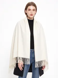 Écharpe châle épaisse au toucher cachemire unie avec franges pour automne hiver élégant.