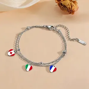 Pulsera de cadena doble de acero inoxidable con detalles de colgantes de bandera