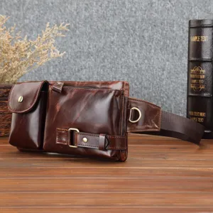 Vue détaillée d'un sac banane rétro pour homme en cuir véritable avec plusieurs poches.
