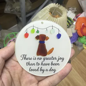 Ornement suspendu de chien de noël acrylique pendentif rétroviseur de voiture design mignon
