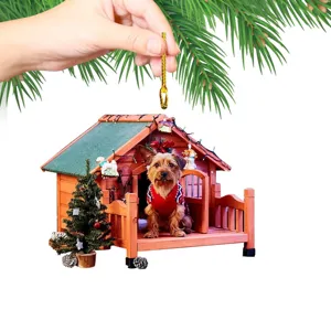 Gros plan détail du pendentif plat 2D en acrylique de niche de chien de Noël pour la déco.
