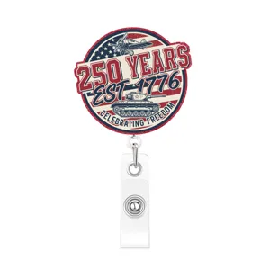 Einziehbarer Ausweishalter Detailansicht, patriotisches Jubiläumsdesign, robuster Clip.