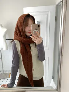Gemütliches Wollmischgewebe Zopfstrick Dreieckstuch für Damen, warmer Wintermode Schal Cape.