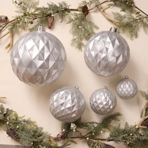 Set de bolas de Navidad geométricas facetadas plateadas con purpurina para decoraciones