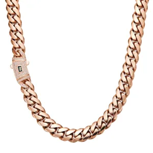 Collier de chaîne cubaine chunky en or rose avec fermoir pavé de diamants hommes.