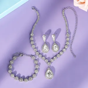 Elegantes Braut Strass Schmuckset Halskette Ohrringe Armband für Hochzeit Party Bühne