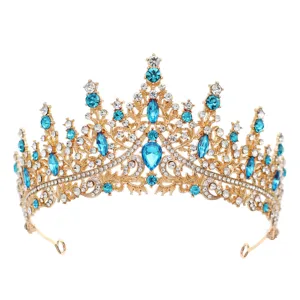 Magnifique diadème couronne de mariée dorée, accessoire de cheveux mariage élégant.