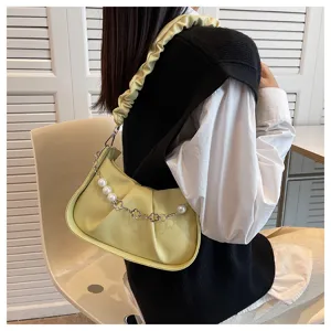Sac à bandoulière froncé jaune élégant avec chaîne de fleurs de perles, sac en cuir PU.