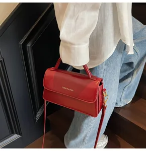Sac à main bandoulière femme rouge brillant élégant petit sac carré pour le travail