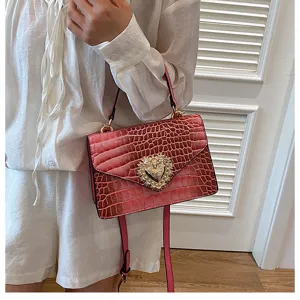 Borsa a tracolla donna coccodrillo rosa con chiusura cuore perla oro elegante borsa