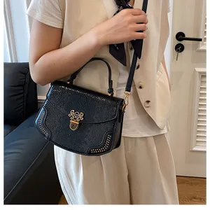 Black crocodile pattern shoulder bag women fashion crossbody bag chic small handbag daily use