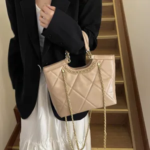 Women quilted chain tote bag, large capacity PU leather shoulder handbag for commute work.