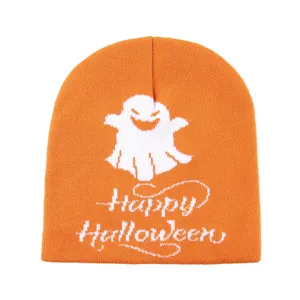 Oranger Halloween Strickmütze Beanie mit weißem Geist und Schriftzug für Herbst Winter.