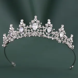 Schicke Braut Krone Tiara Legierung Zirkonia Strass Haarschmuck Hochzeit Haarteil Kopfschmuck Schmuck für Damen